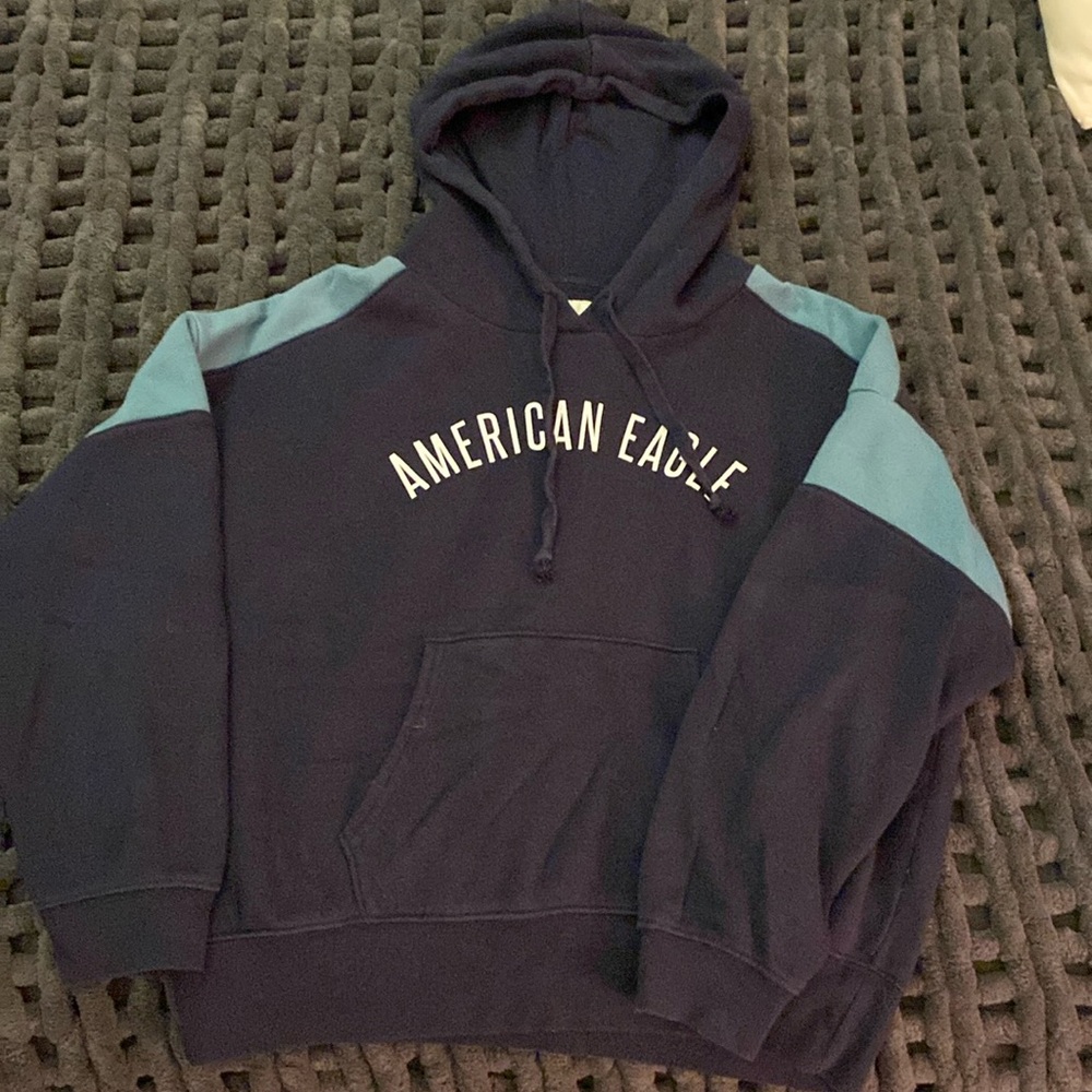 Men’s American Eagle sweatshirt